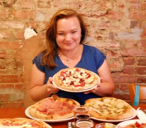 Liz Barrett author of Pizza, A Slice of American History