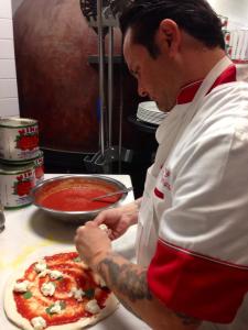 Tony Gemignani making pizzza