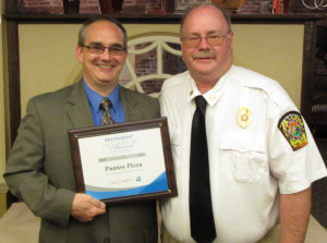 Scott Anthony  accepts the Restaurant Neighbor Award